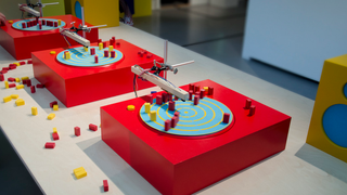 Just Play With the Blocks On These Turntables To Make Music